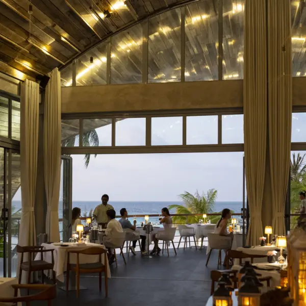 ART-I-SAN Restaurant - Outrigger Maldives