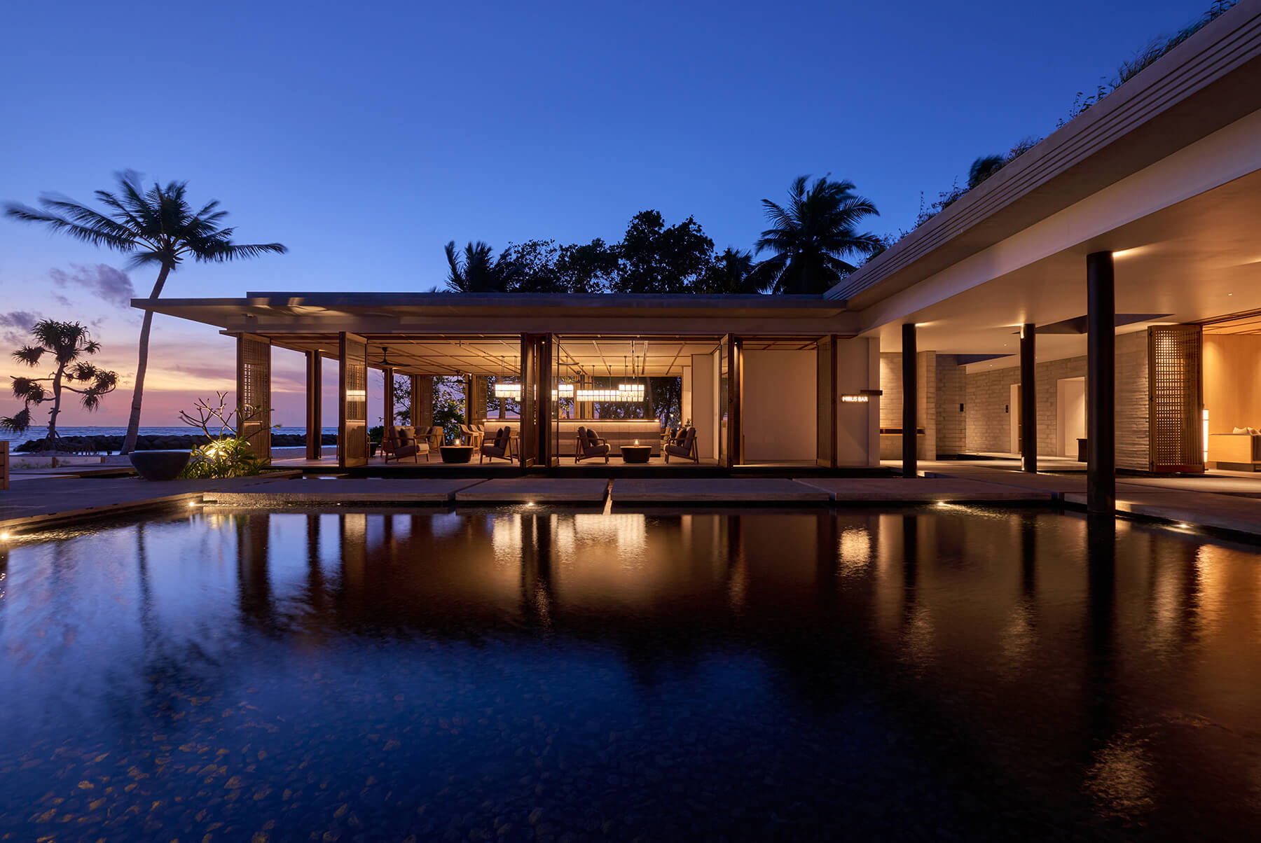 Alila Kothaifaru Maldives - Mirus Bar at Sunset