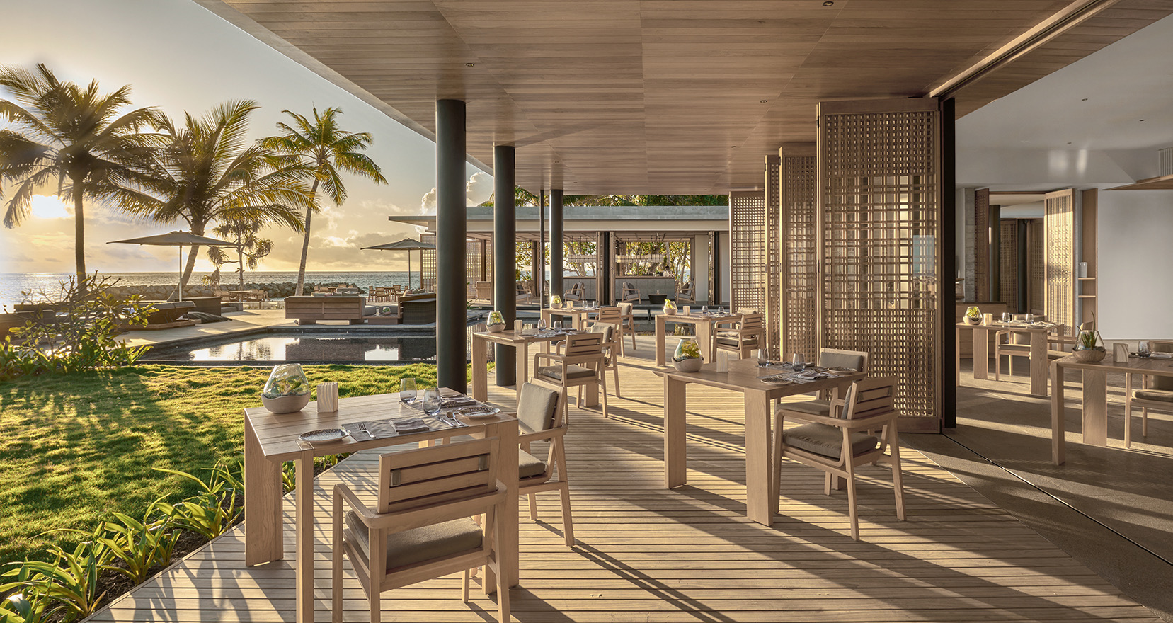 Alila Kothaifaru Maldives - Seasalt Restaurant Outdoor View