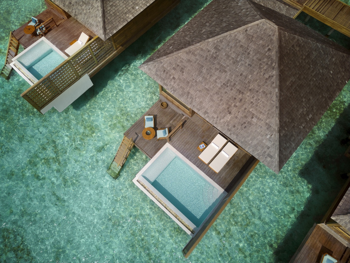 Anantara_Veli_Maldives_Resort_Accomodation_Aerial_Over_Water_Pool_Villa
