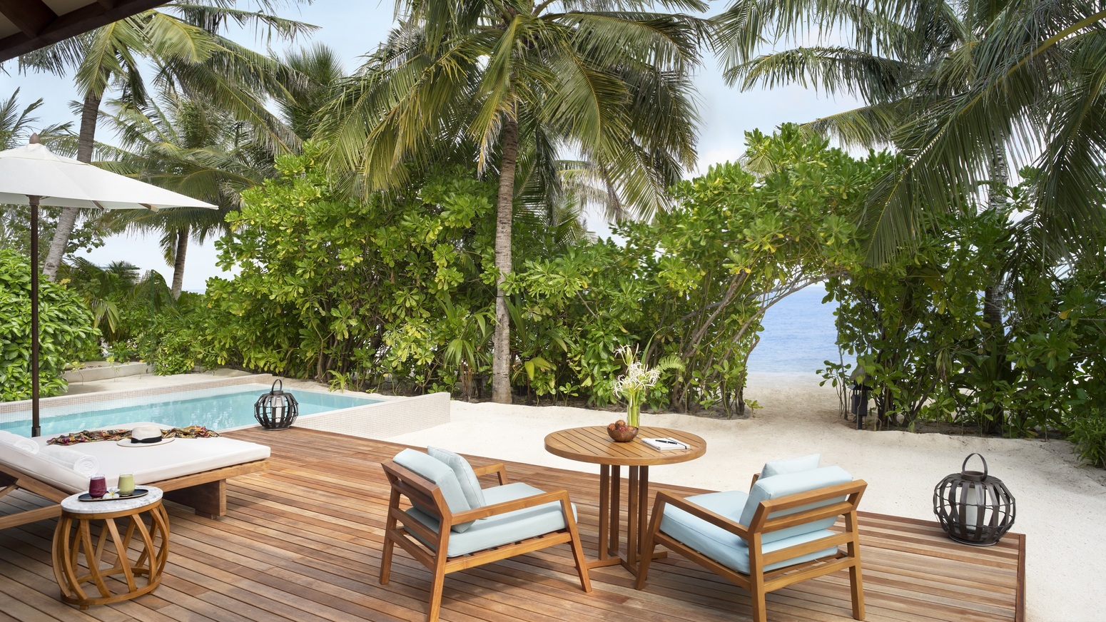 Anantara_Veli_Maldives_Resort_Guest_Room_Beach_Pool_Villa_Exterior.