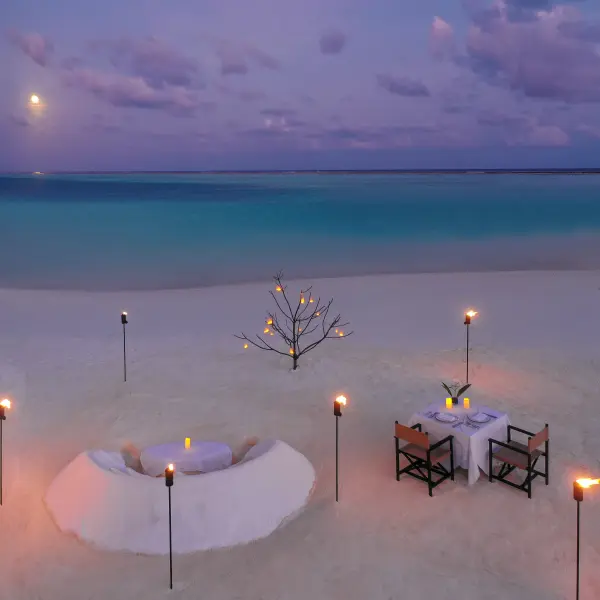 Niyama Private Islands - Destination Dining Beach Setup