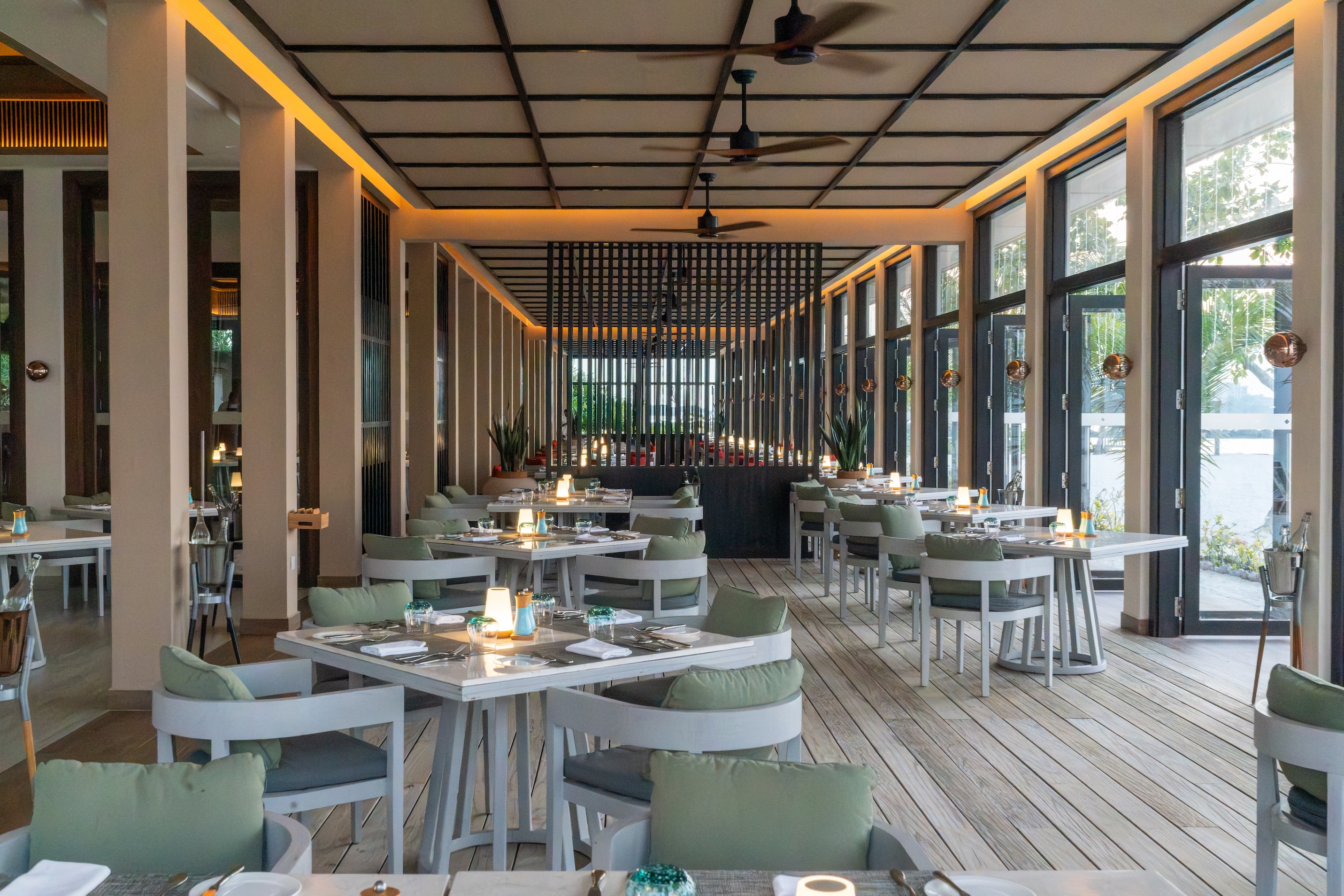 Kuda Villingili - Earth Restaurant Interior