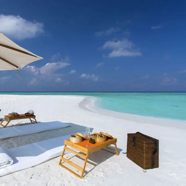 Private Sandbank Picnic at Gili Lankanfushi