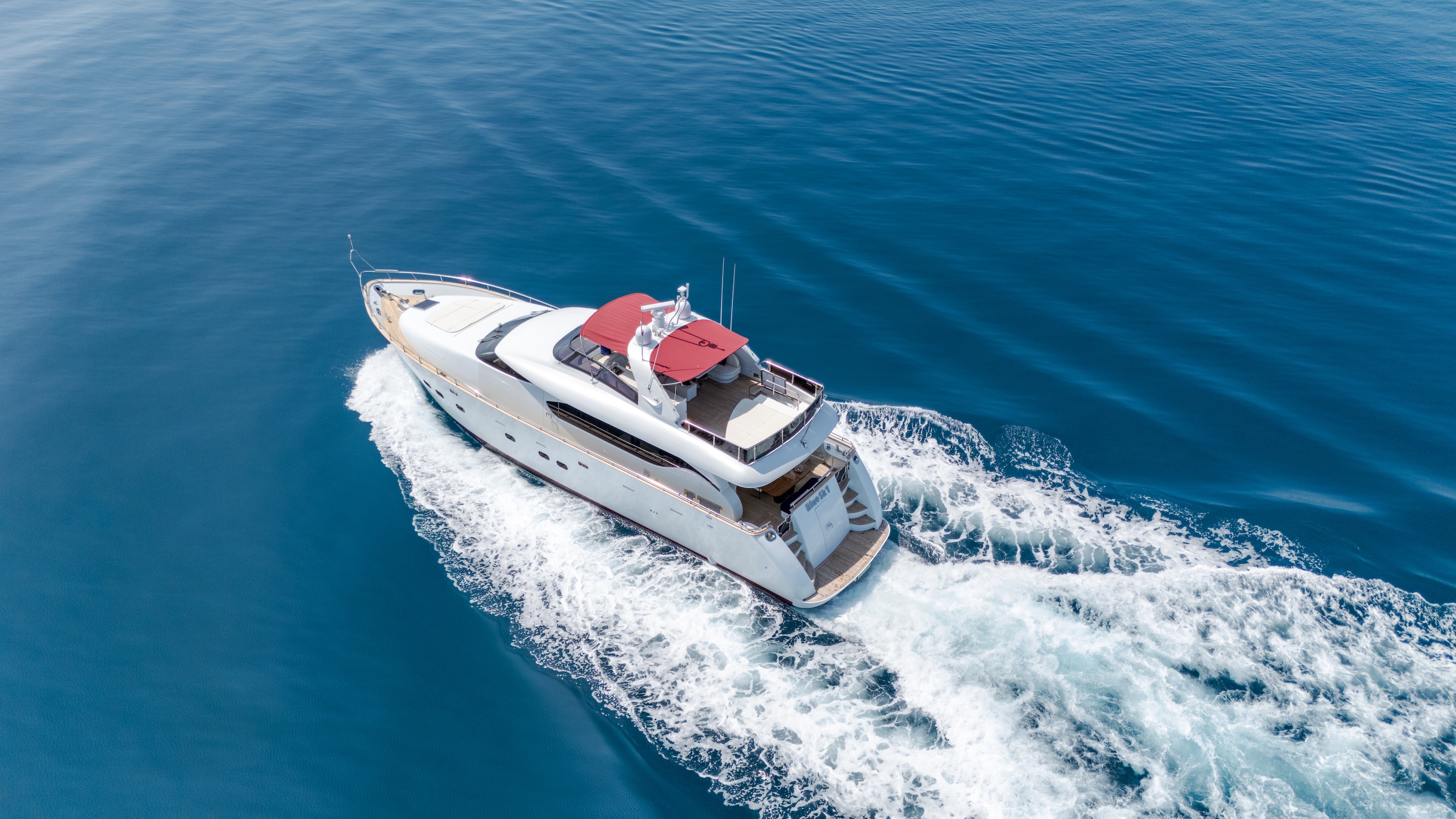 Aicon Yacht at JOALI Maldives