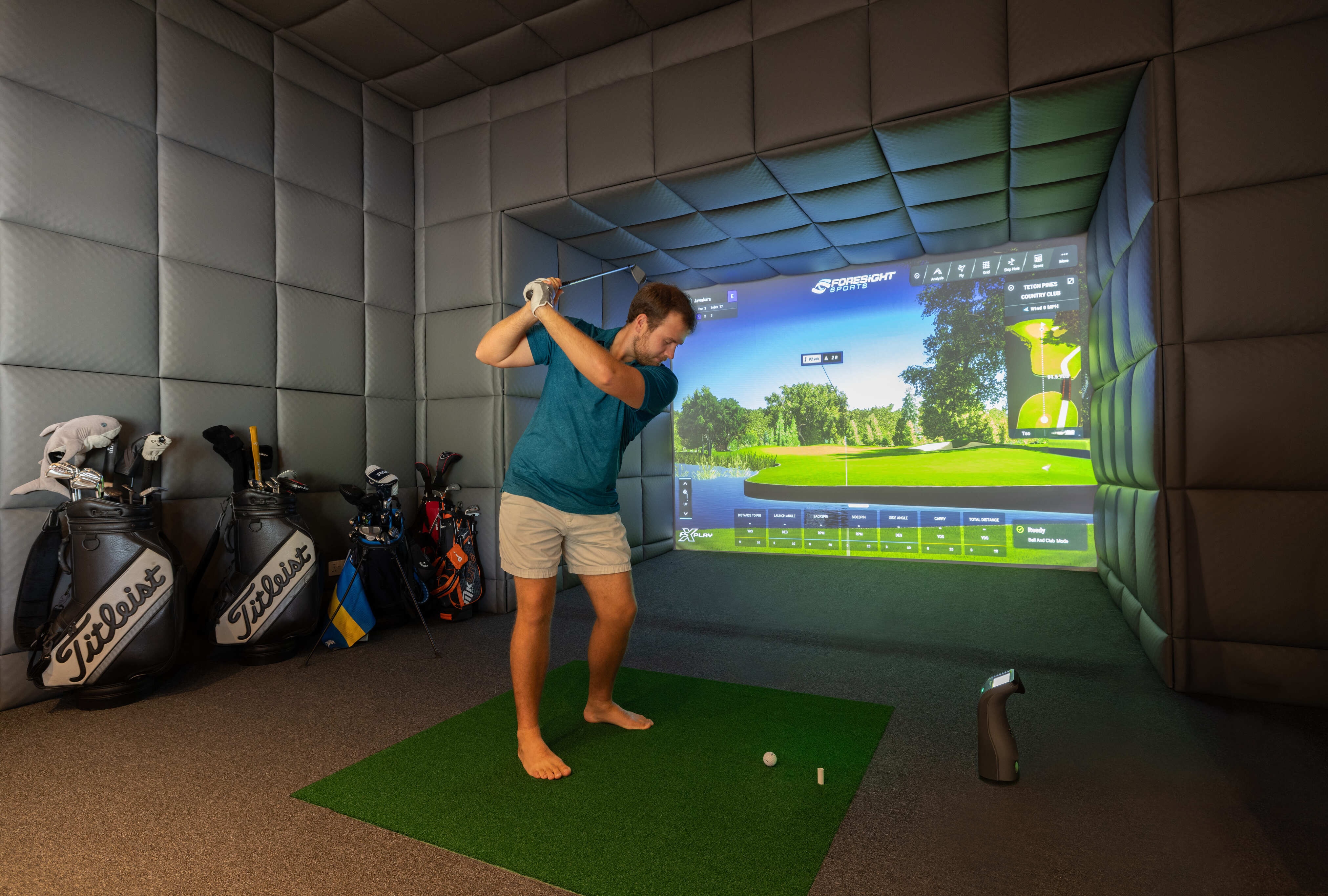 Golf Simulator at Jawakara Island Maldives