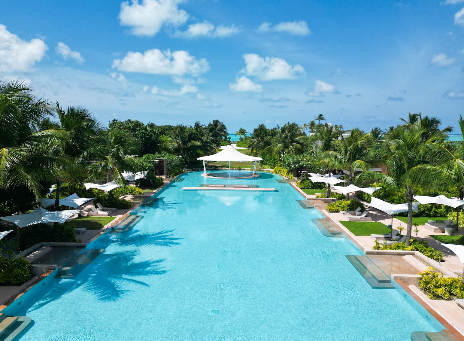Kuda Villingili Resort Maldives - Pool Area