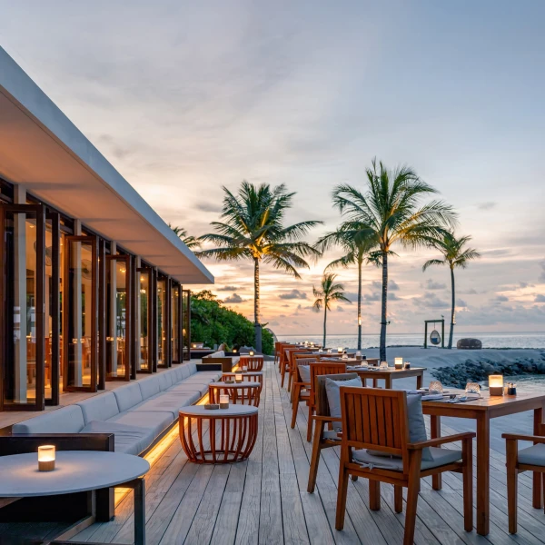 Kuda Villingili - MAR-UMI Restaurant Exterior