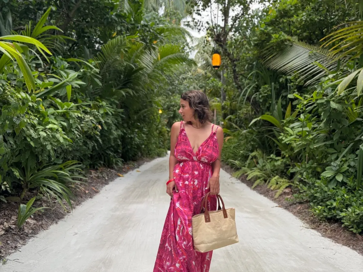 Patrycja and the lush vegetation of Niyama