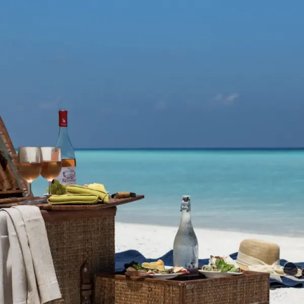 Picnic in Masleggihuraa at Six Senses Laamu