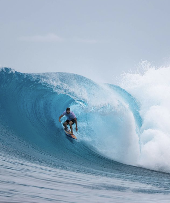 Surfing at Como Maalifushi