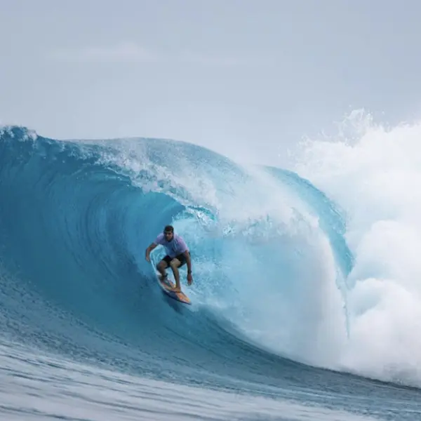 Surfing at Como Maalifushi