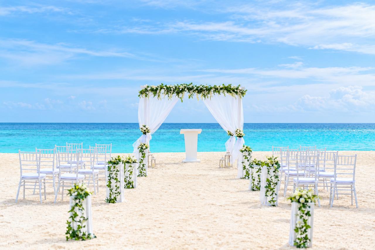 Wedding Ceremonies at Hilton Maldives Amingiri