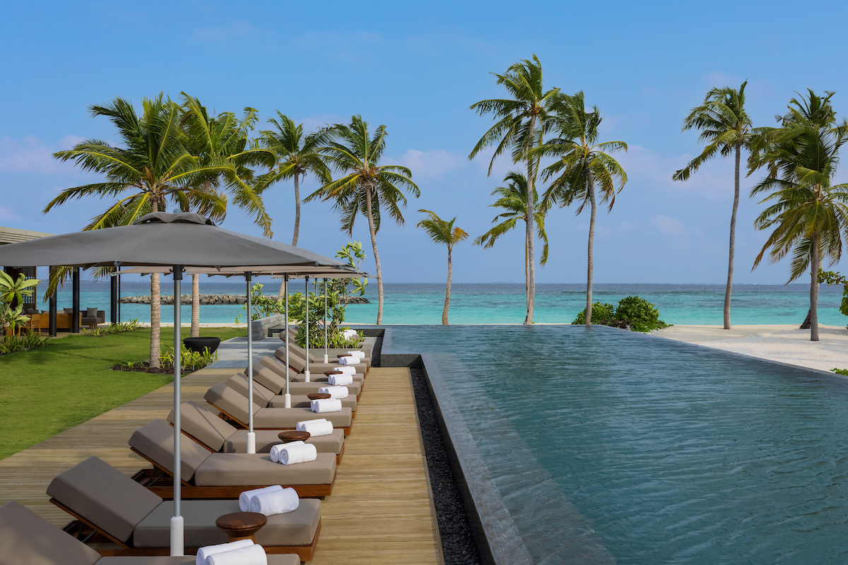 Alila Kothaifaru Maldives - Infinity Pool with Ocean View