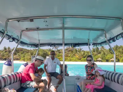 Glass Bottom Boat Anantara Dhigu