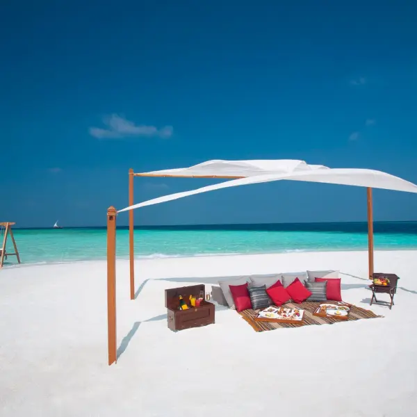 Baros Maldives sandbank picinic