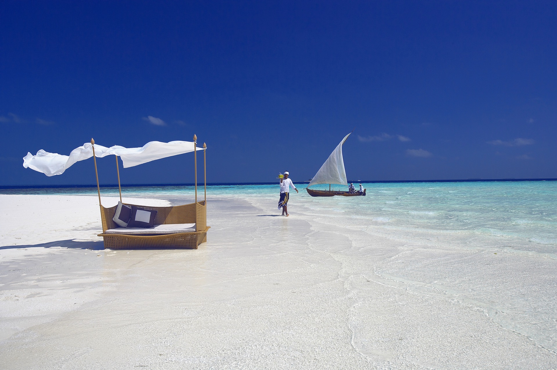 Baros Maldives Sandbank Waiter