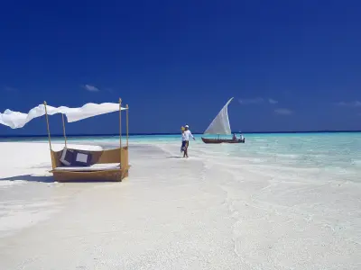 Baros Maldives Sandbank Waiter