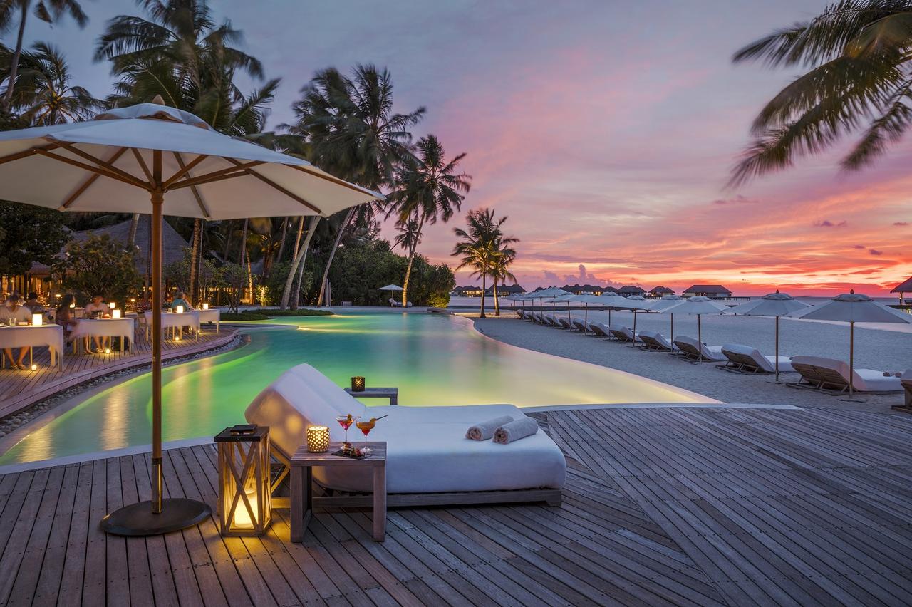 COMO Maalifushi By the Beach Sunset