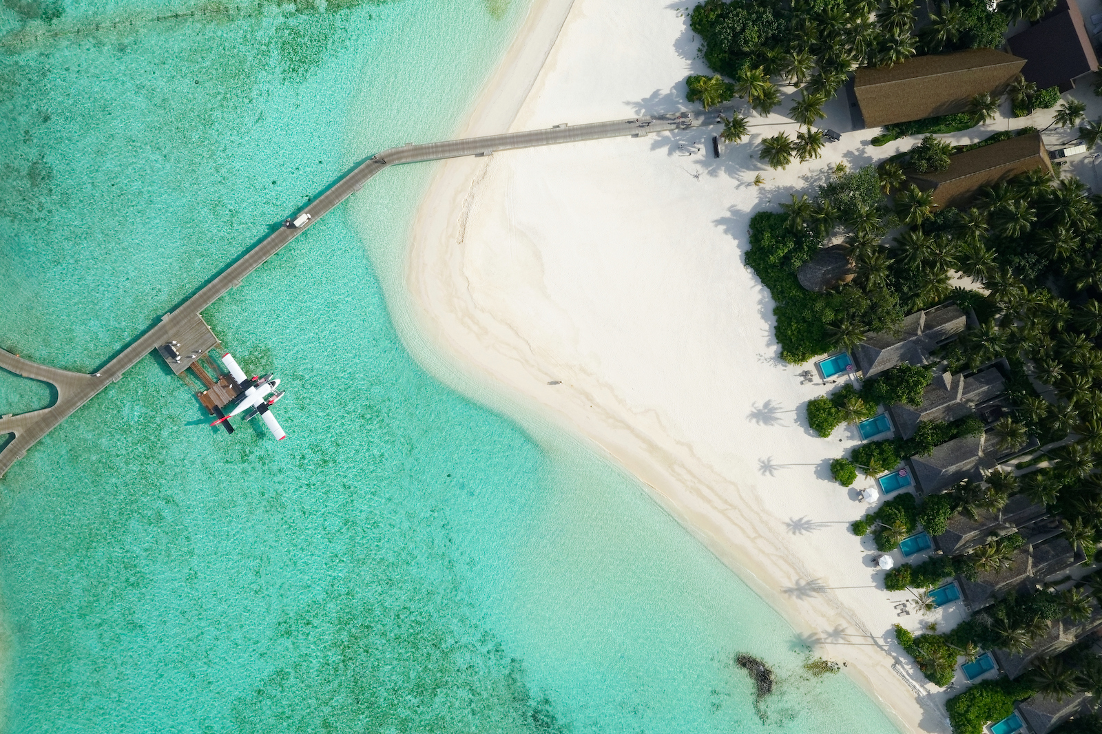 Emerald Faarufushi Drone Shot