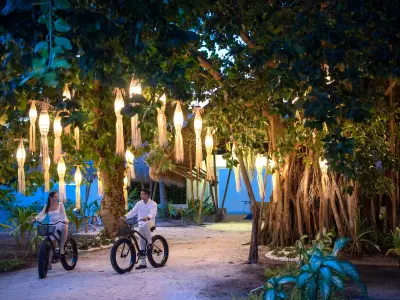 Emerald Maldives Resort & Spa Couple