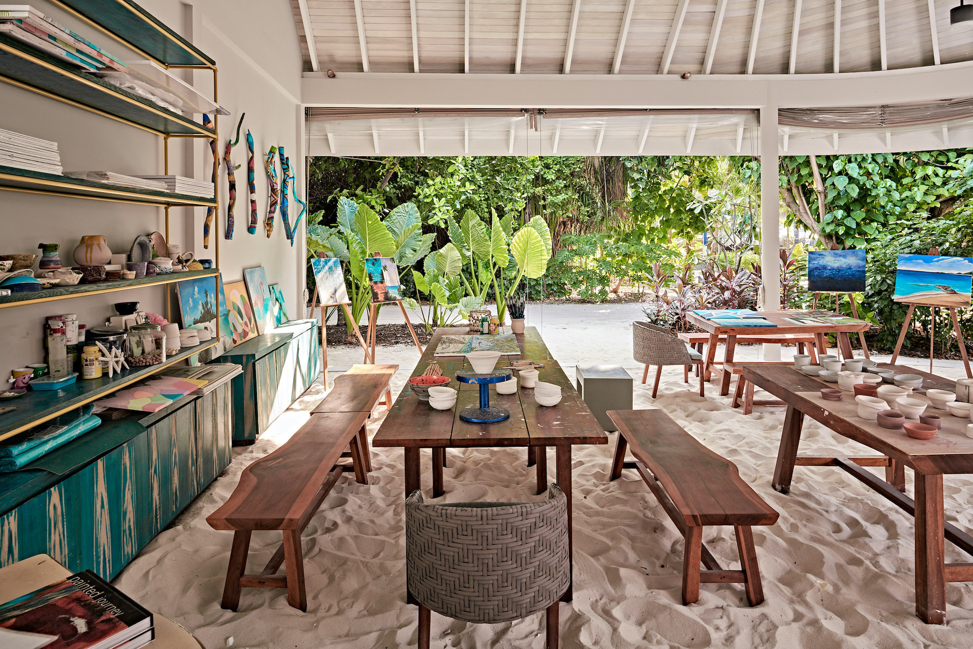 Art Studio Finolhu Baa Atoll Maldives