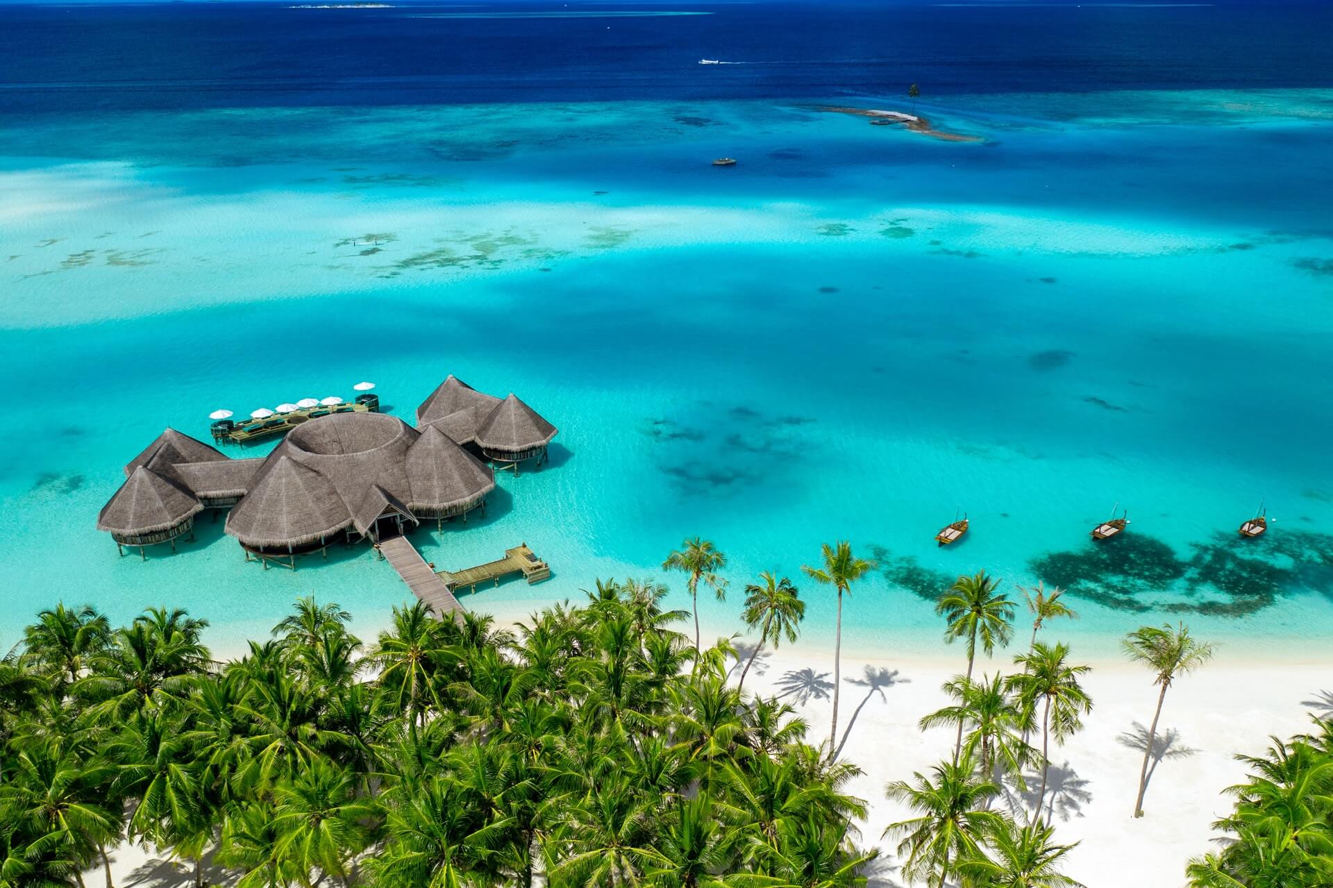 Gili Lankanfushi Over Water Bar