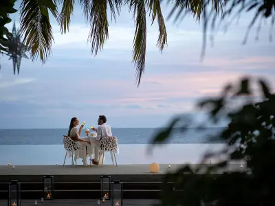 Huvafen Fushi Maldives - Pool Dining