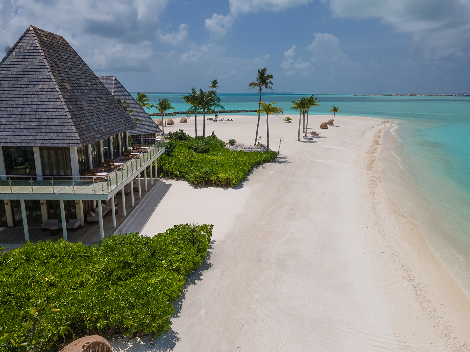 Kuda Villingili Resort Maldives - The Cigar Lounge