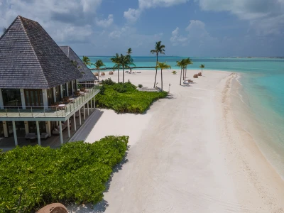 Kuda Villingili Resort Maldives - The Cigar Lounge
