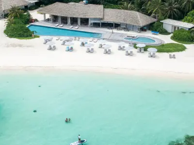 Paddle Board - Le Méridien Maldives Resort & Spa