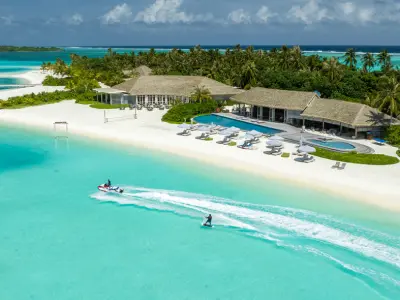 Wakeboard Aerial - Le Méridien Maldives Resort & Spa