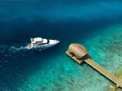 Arrival jetty Outrigger Maldives Maafushivaru