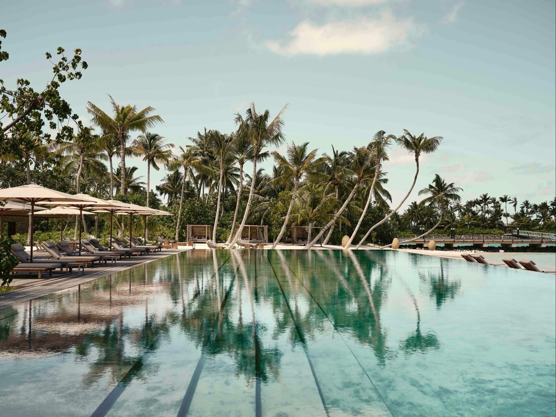 Patina Maldives Veli Bar Pool
