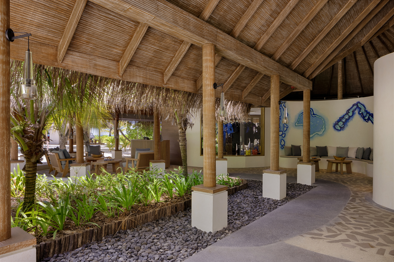 Six Senses Kanuhura - Deep Blue Dive Center