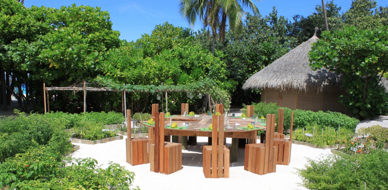 Six Senses Laamu The Chill Table
