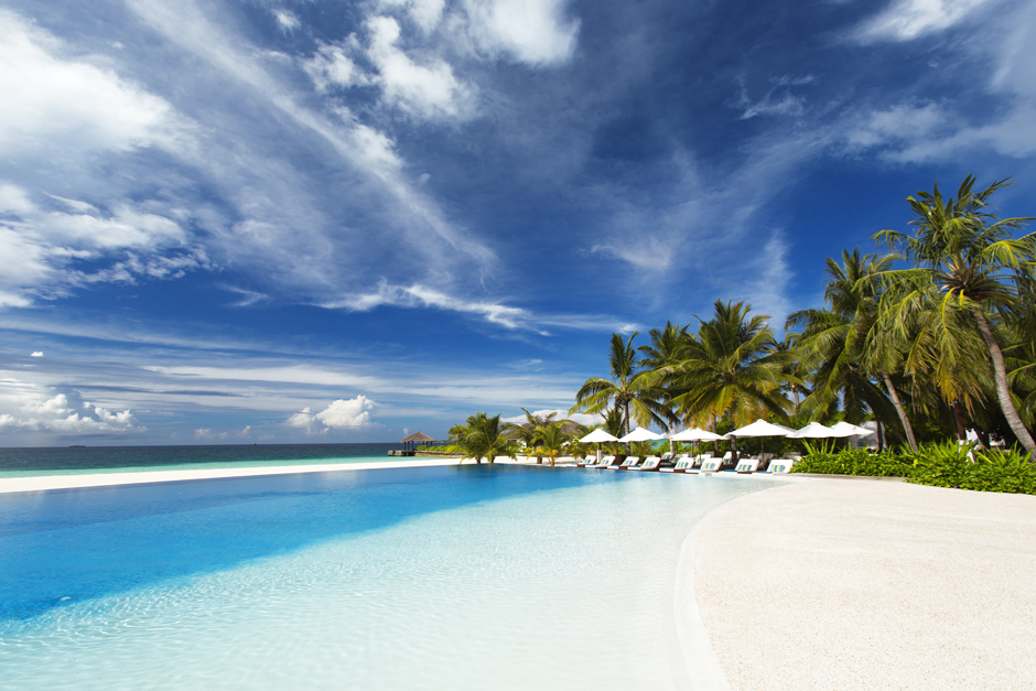 Niva Velassaru Maldives Infinity Pool