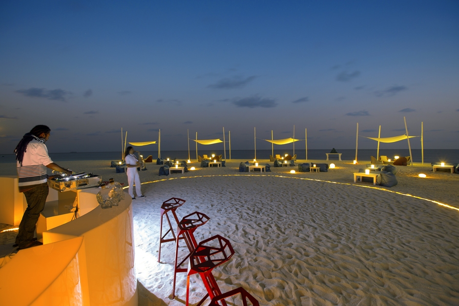 Niva Velassaru Maldives White Night