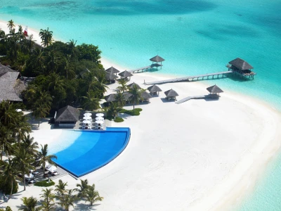 Niva Velassaru Maldives Infinity Pool