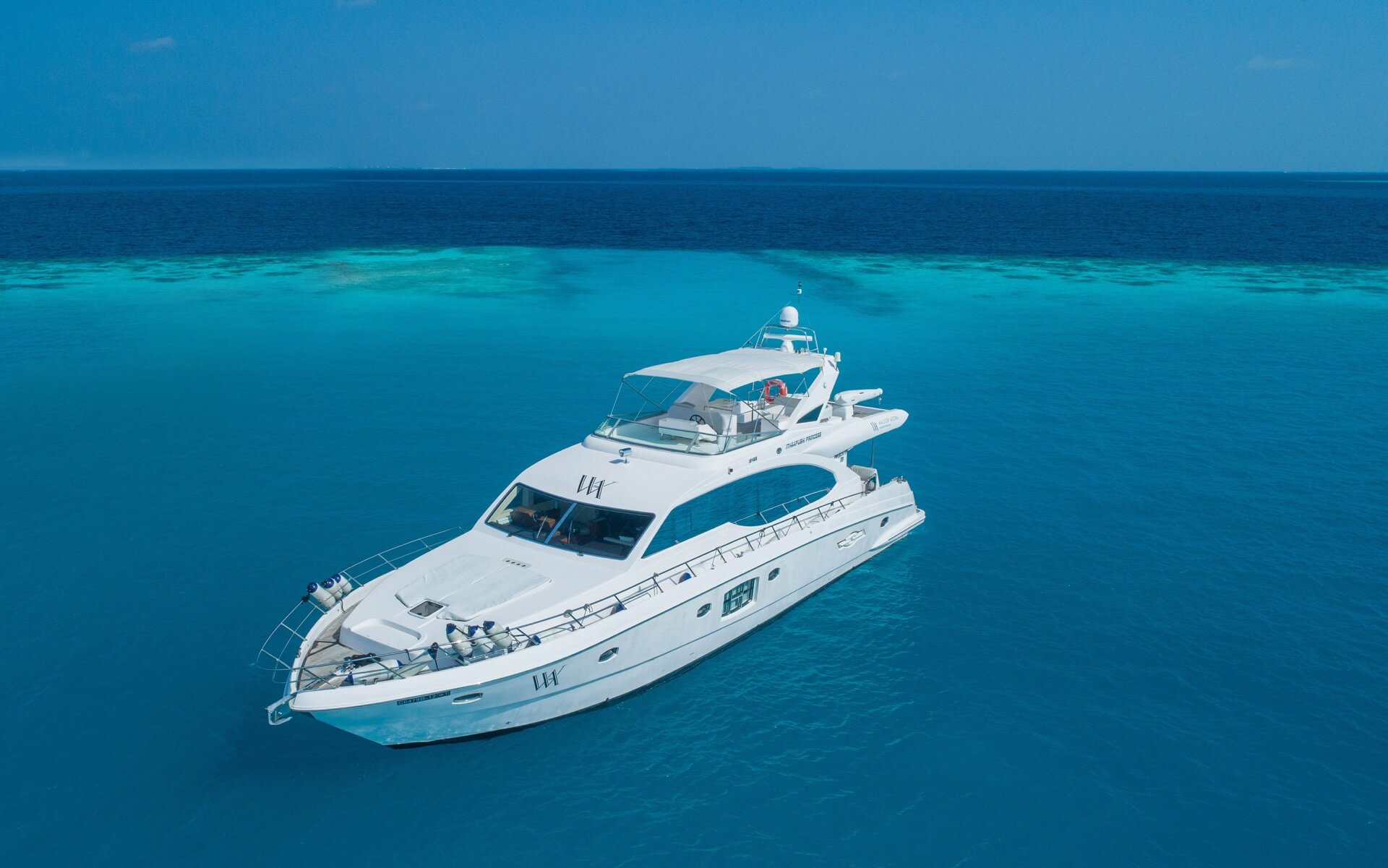 Majesty Yacht Waldorf Astoria Maldives Ithaafushi