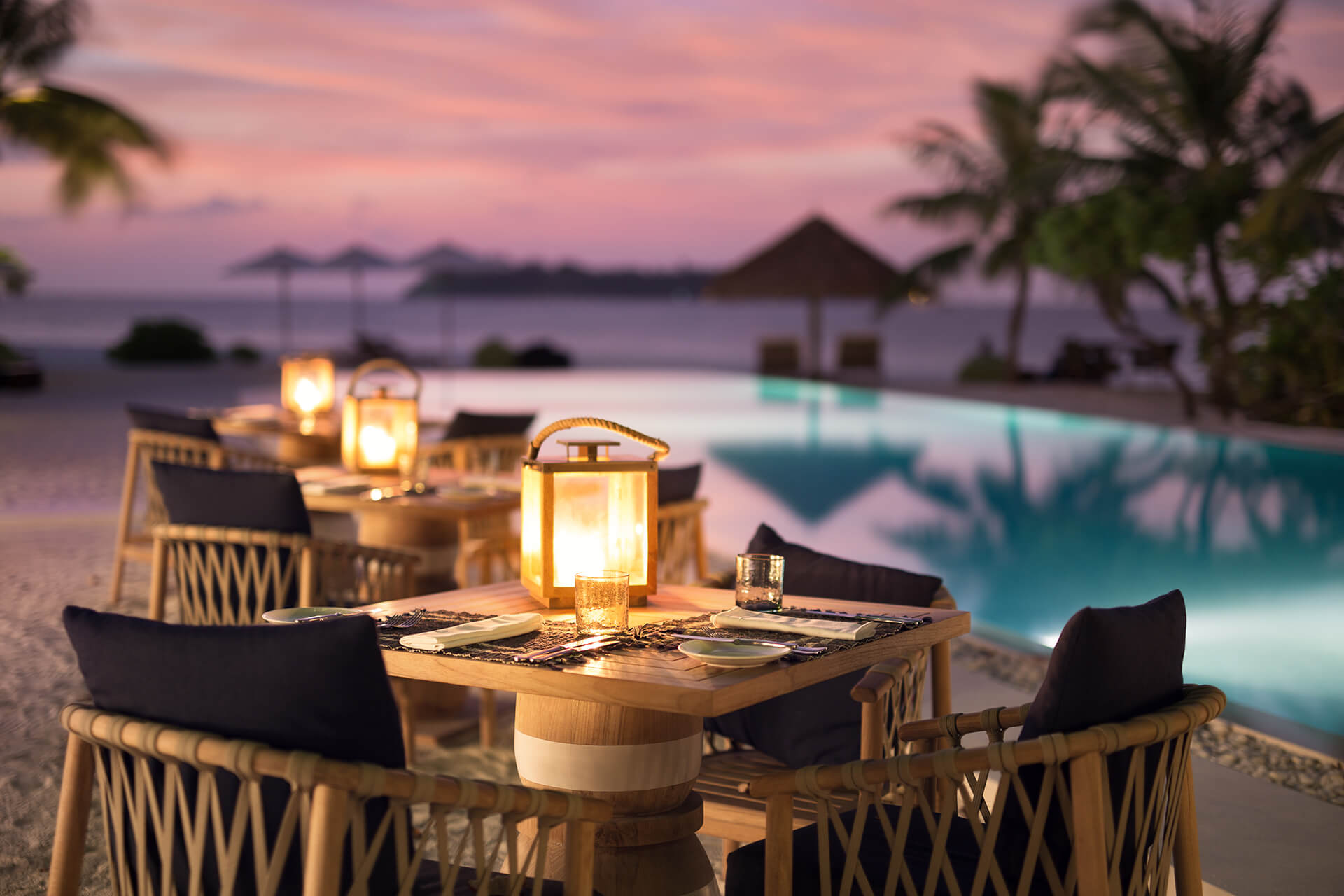 COMO Cocoa Island Ufaa Restaurant Dining With Sunset View