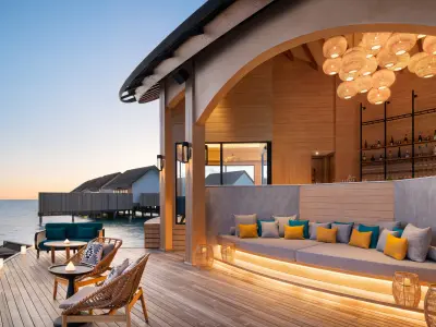 Eden Champagne & Gin Bar - Hilton Maldives Amingiri Resort & Spa