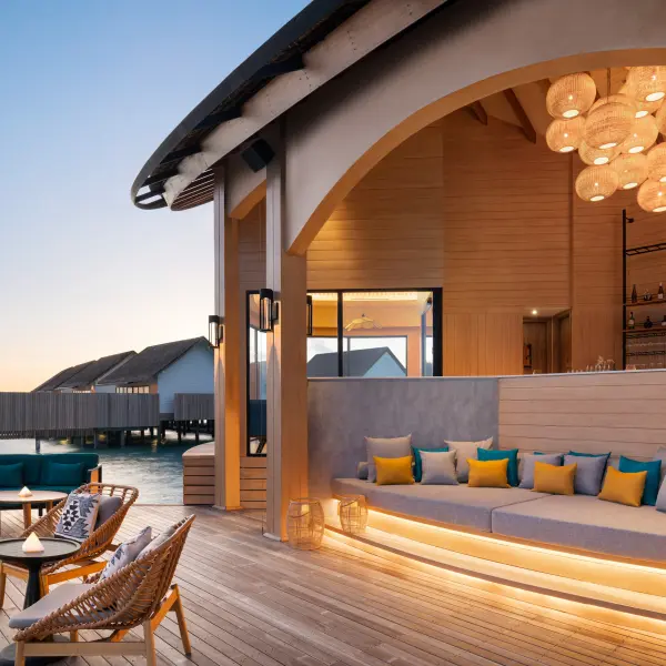 Eden Champagne & Gin Bar - Hilton Maldives Amingiri Resort & Spa