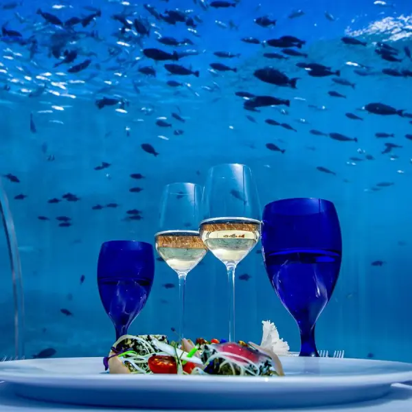Hurawalhi Island Resort 5.8 Undersea Restaurant