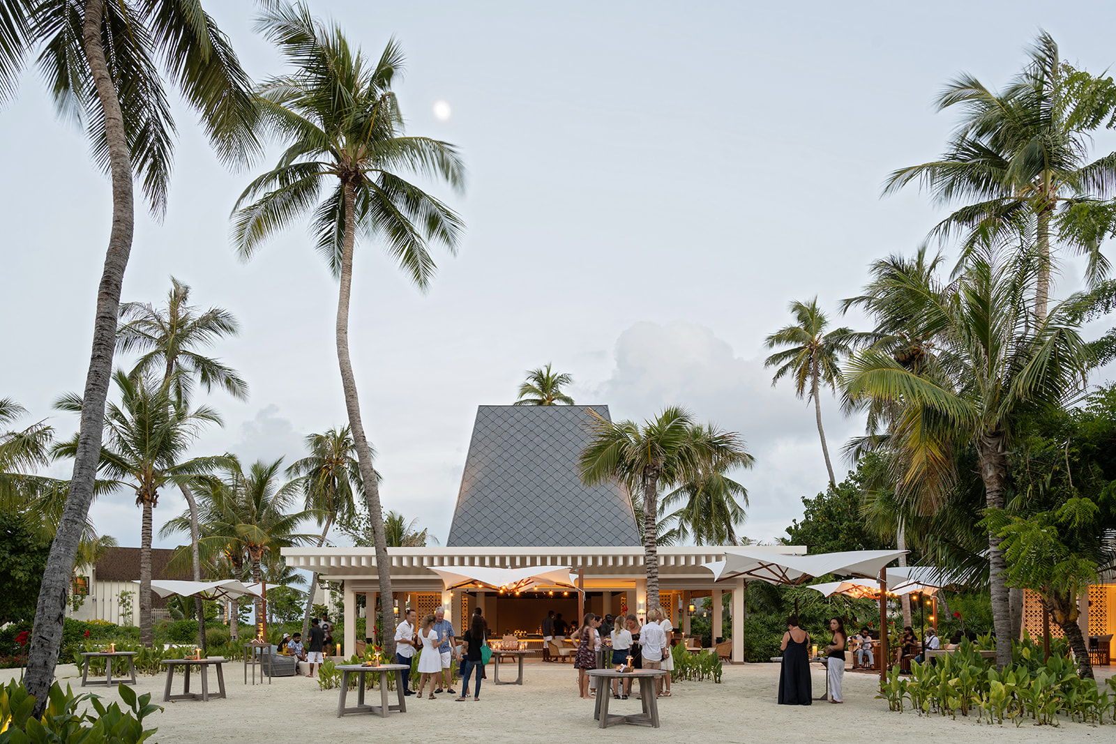 Kuda Villingili Resort Maldives - The Hawkers