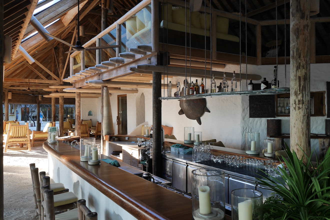 SONEVA FUSHI BY THE BAR
