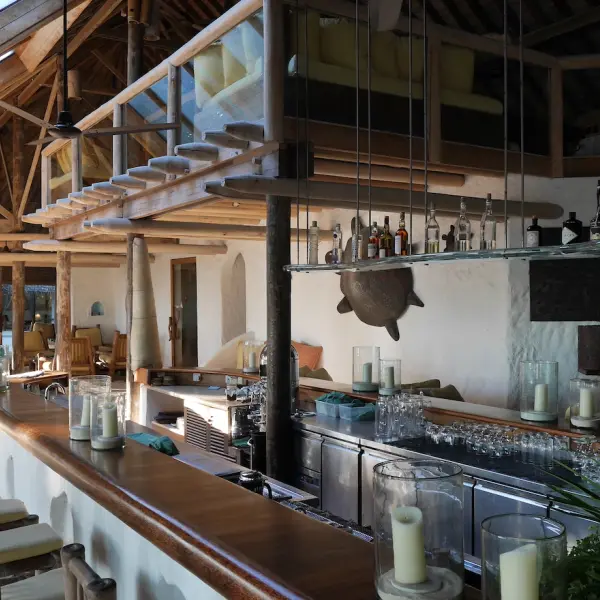SONEVA FUSHI BY THE BAR