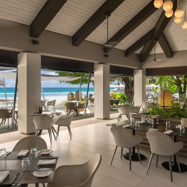 Niva Velassaru Maldives - Turquoise Restaurant Interior