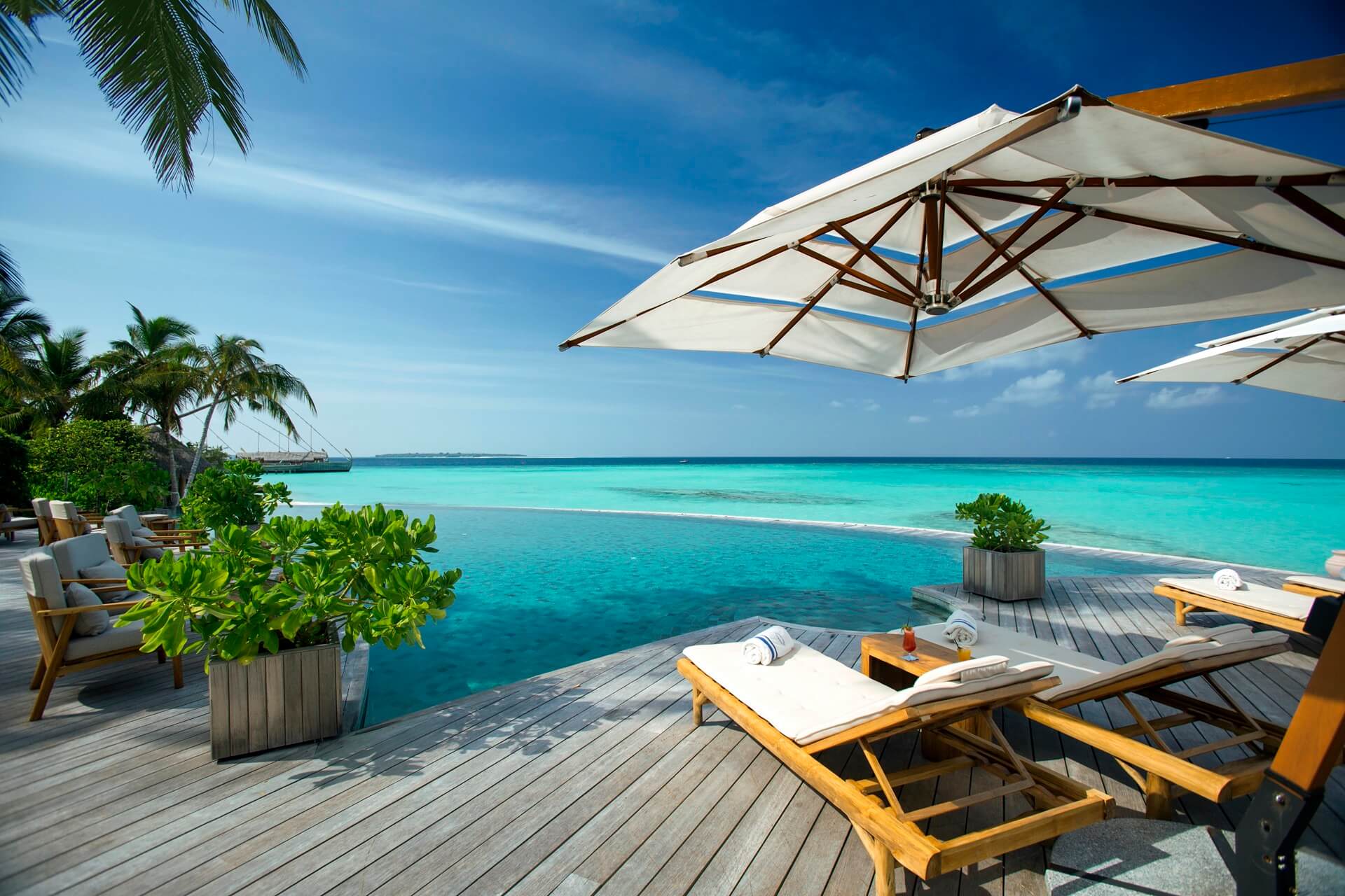 Milaidhoo Island Maldives Compass Pool bar