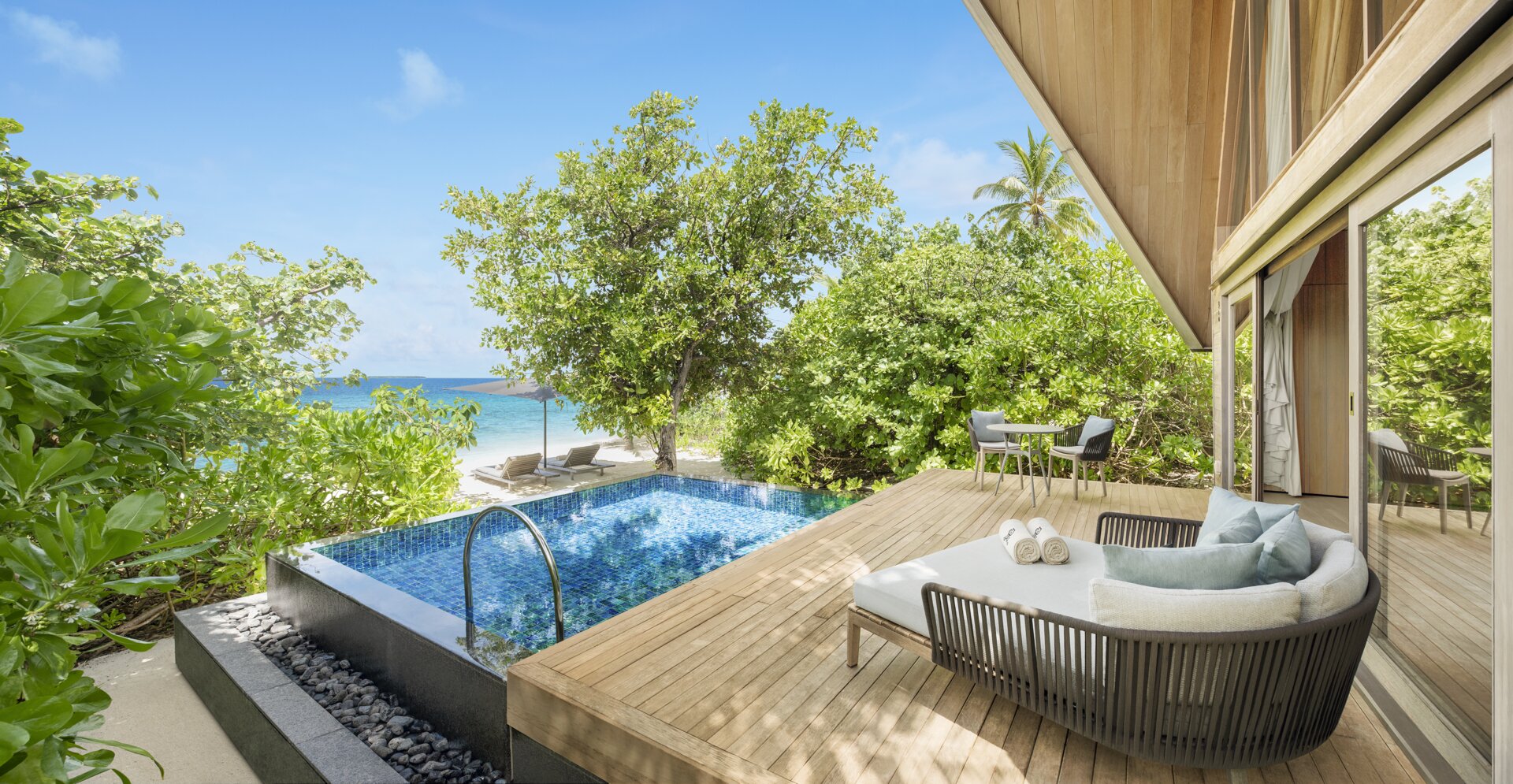 Beach Villa With Pool Deck - The St. Regis Maldives Vommuli
